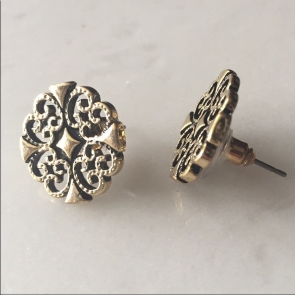 Gold Medallion Earrings - Picture 5 of 6